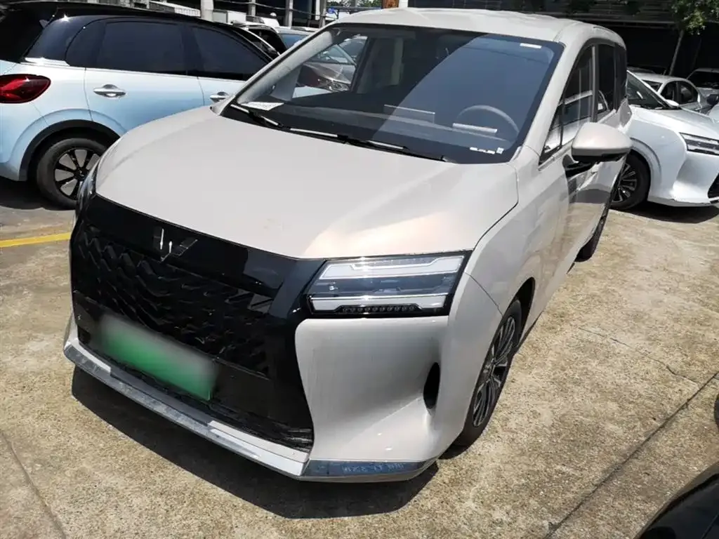 Wuling Starlight 730 New Energy — фото 1