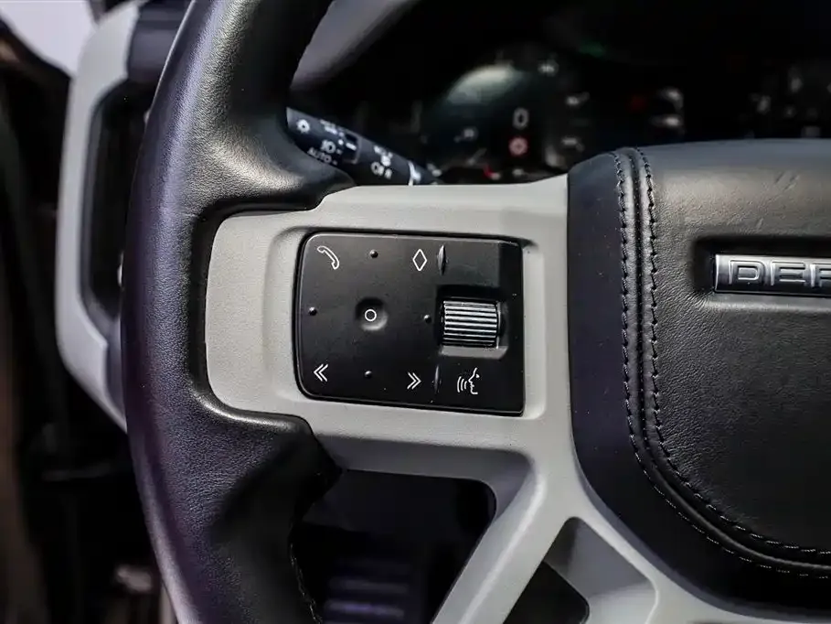 Land Rover Defender — фото 10