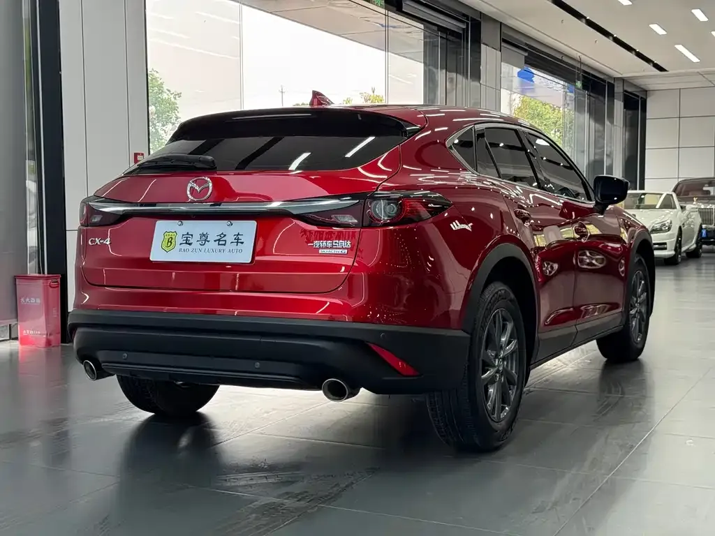Mazda CX-4 — фото 10