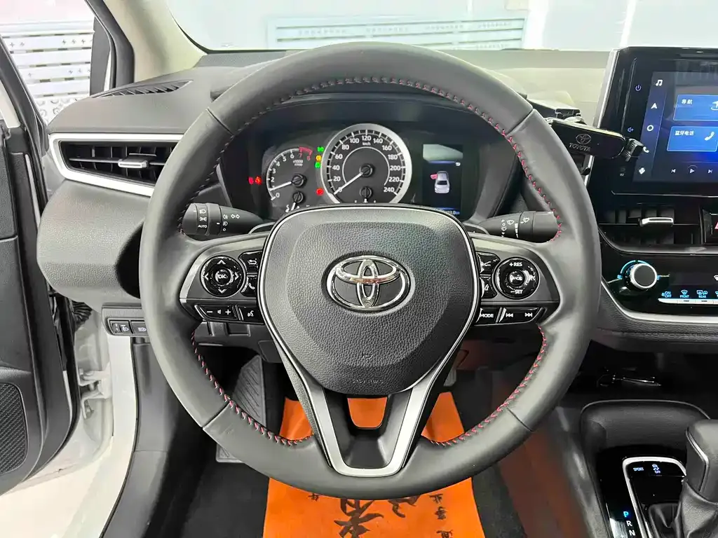 Toyota Corolla — фото 4