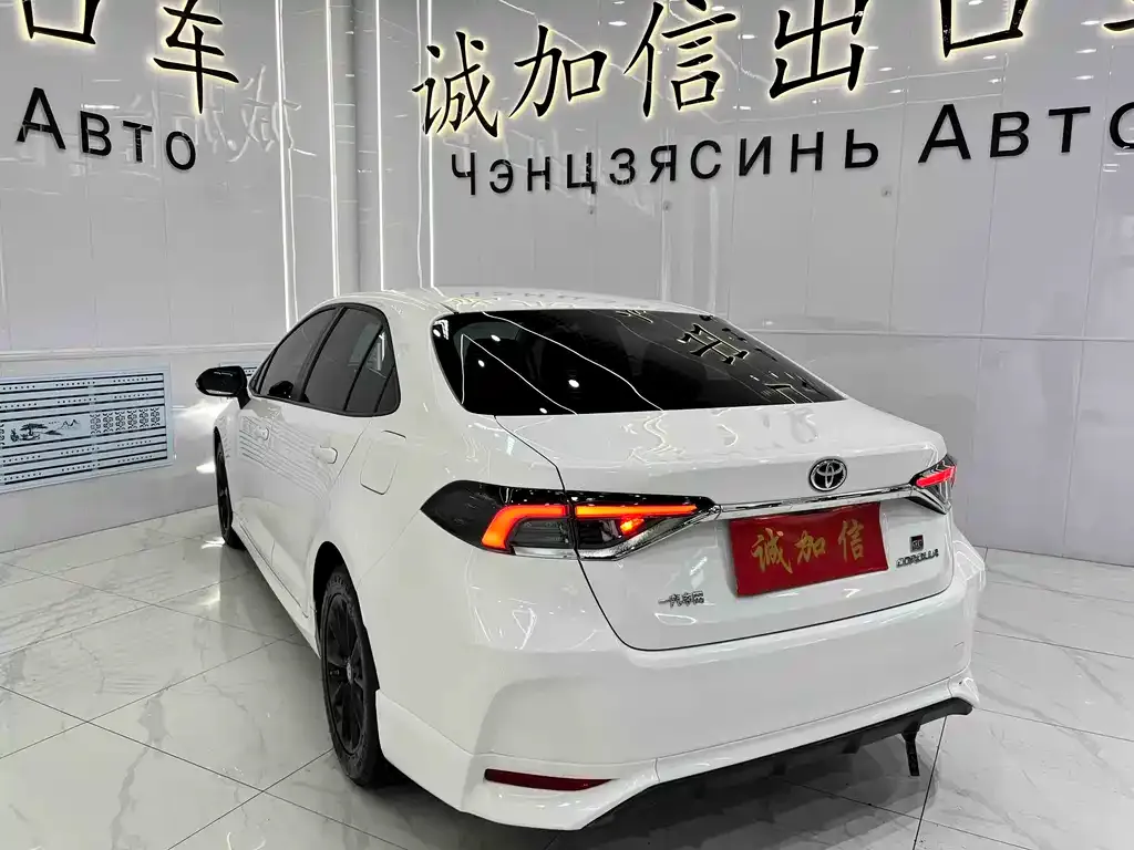 Toyota Corolla — фото 2