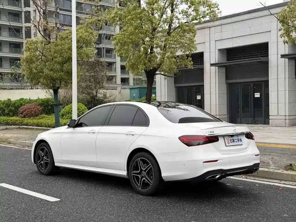 Mercedes-Benz E-Class (Import) — фото 9