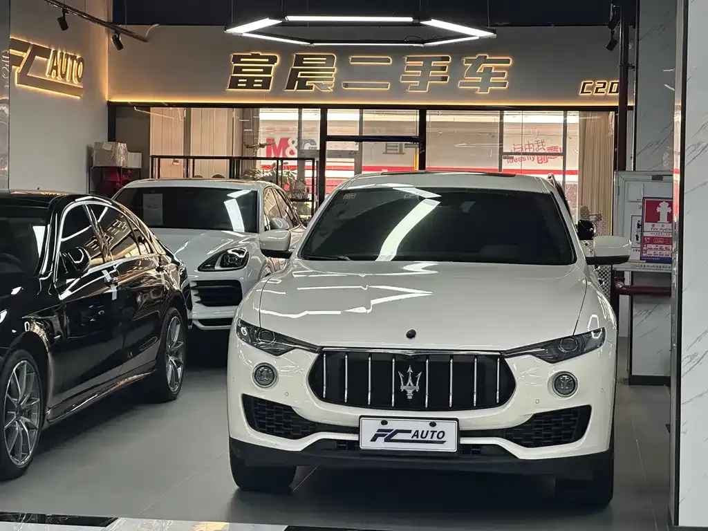 Maserati Levante — фото 2