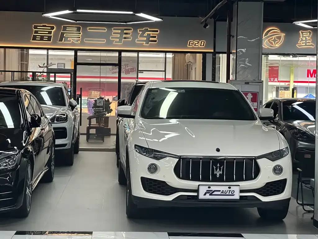 Maserati Levante — фото 3