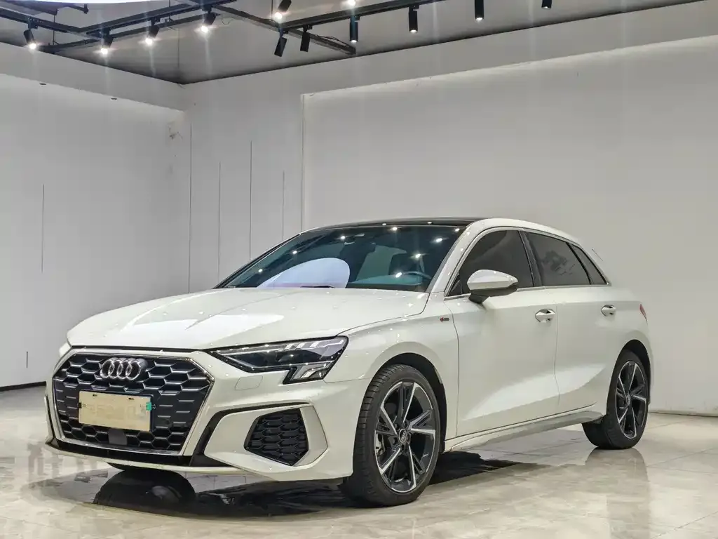 Audi A3 — фото 1