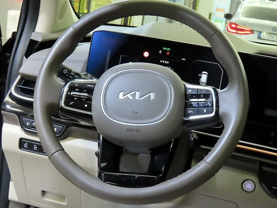 Kia Carnival — фото 4