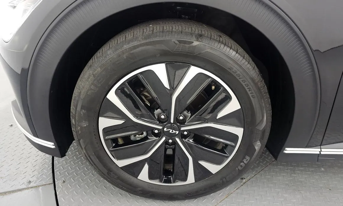Kia EV6 — фото 4
