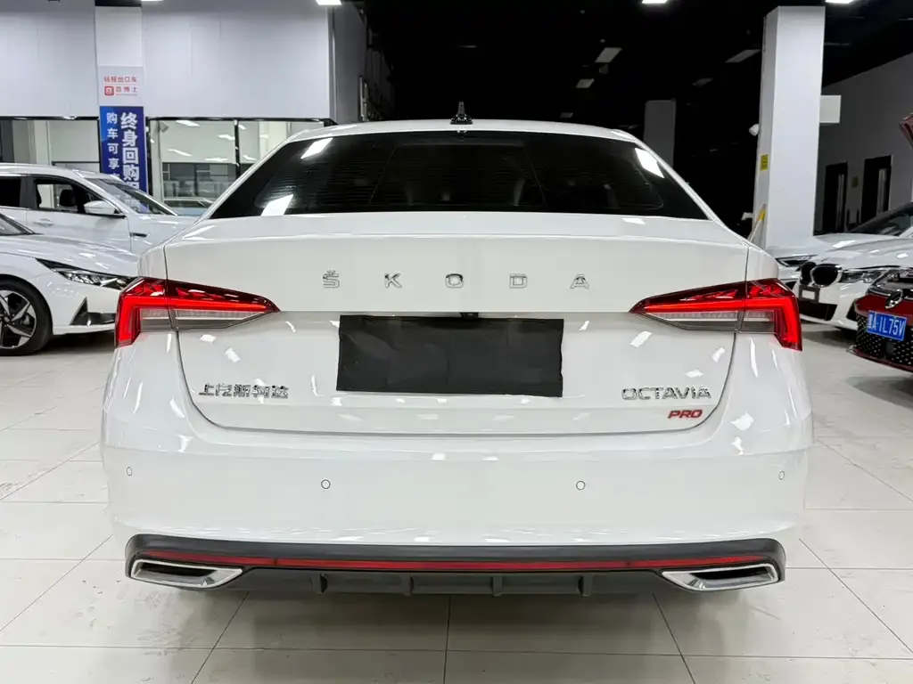 Skoda Octavia — фото 3