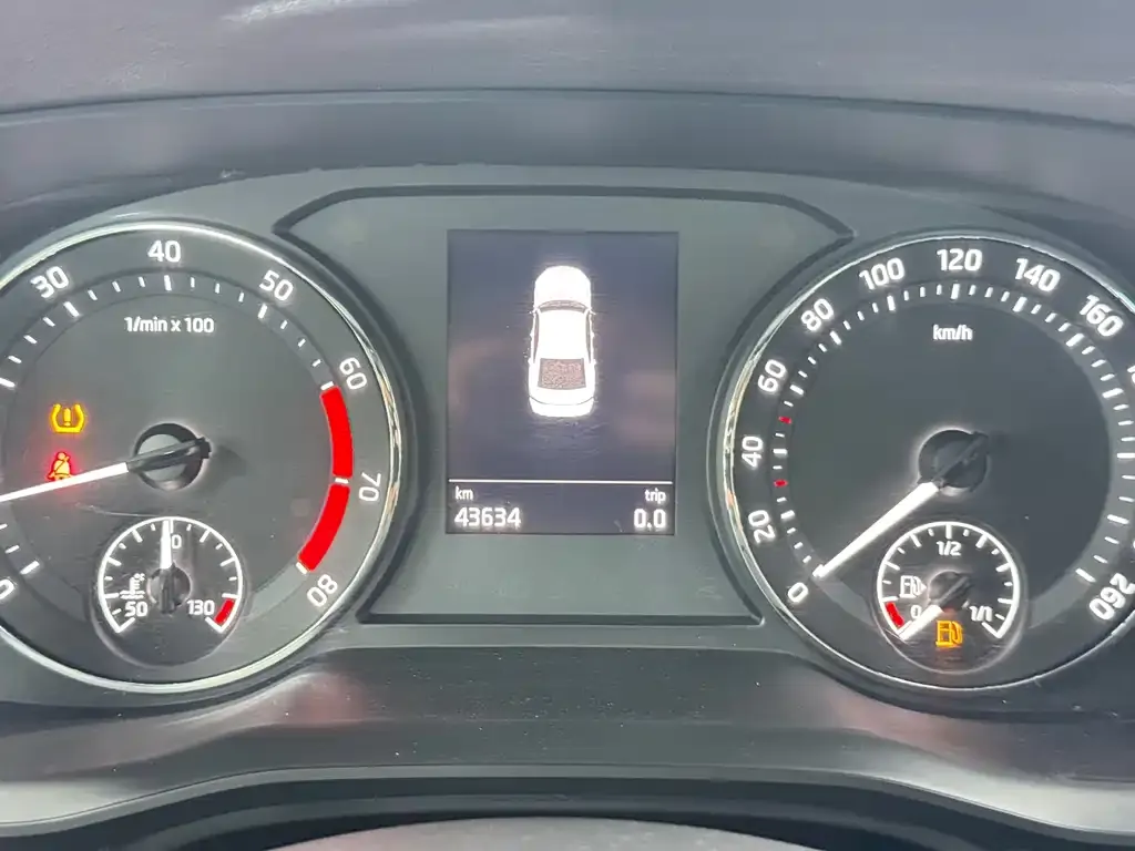 Skoda Octavia — фото 2