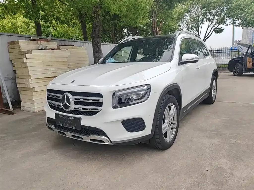 Mercedes-Benz GLB — фото 1