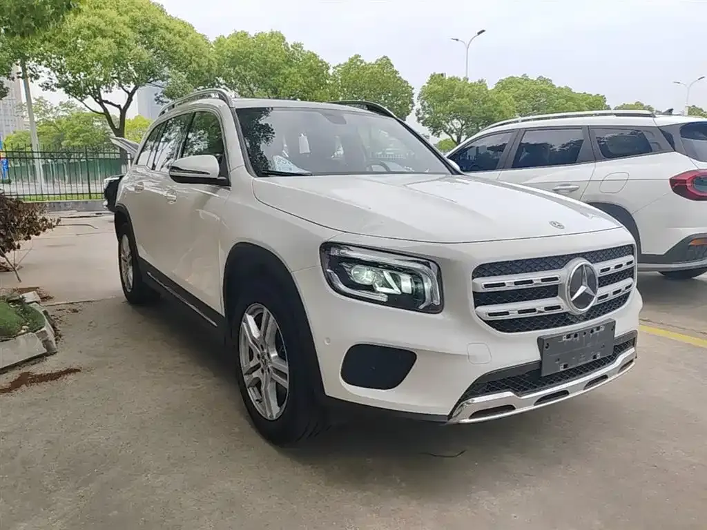 Mercedes-Benz GLB — фото 2