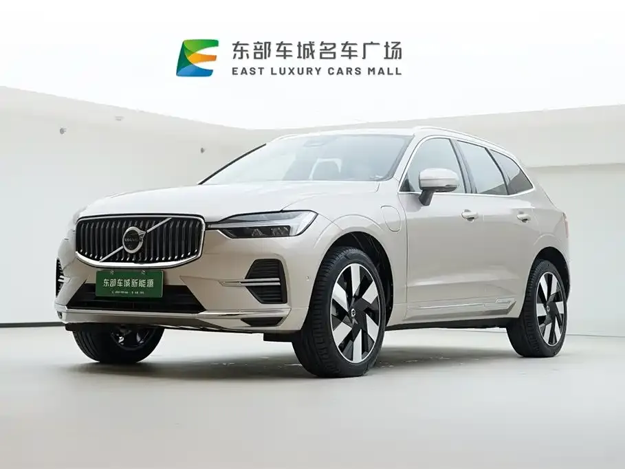 Volvo XC60 PHEV — фото 1