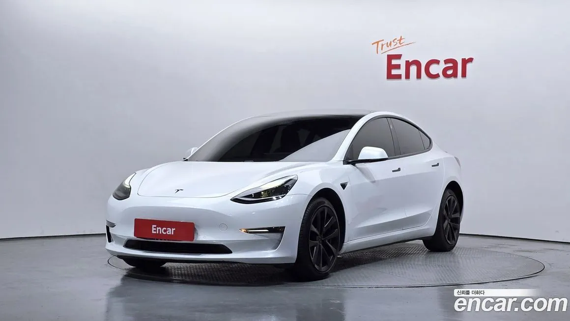 Tesla Model 3 — фото 1