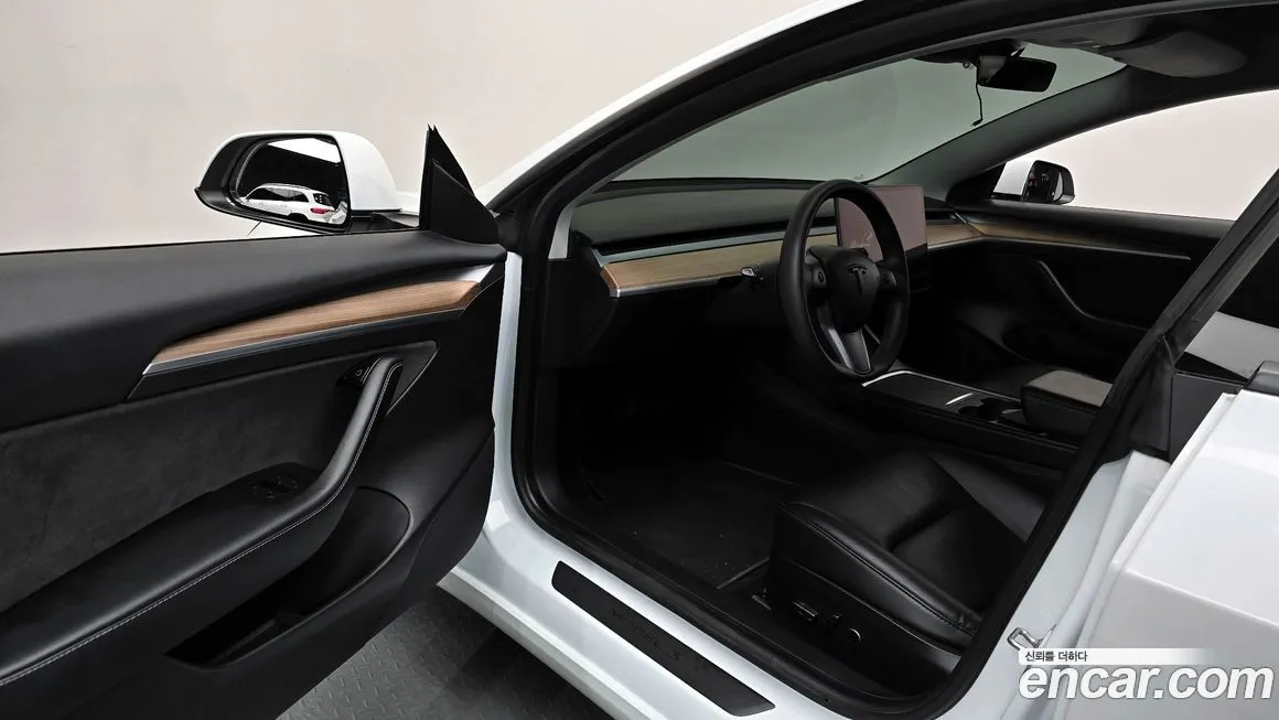 Tesla Model 3 — фото 6