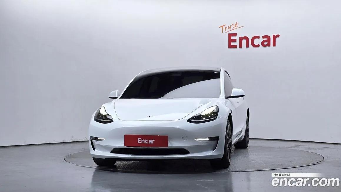 Tesla Model 3 — фото 2
