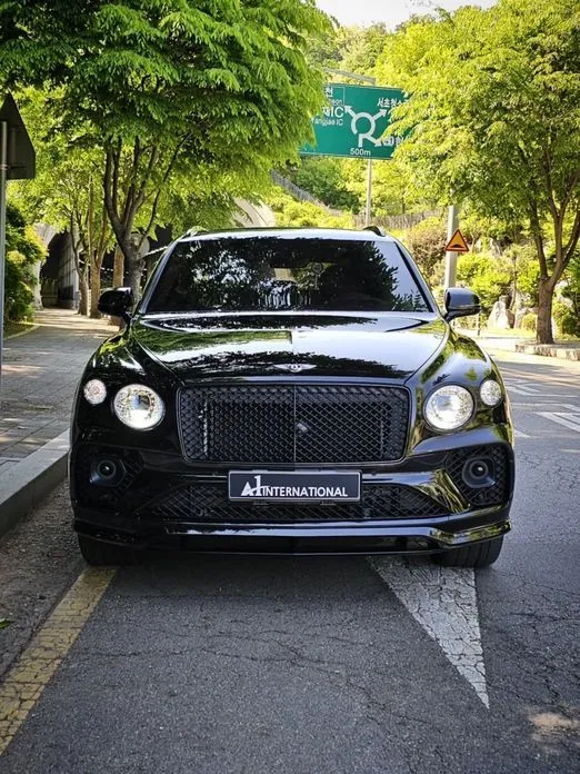 Bentley Bentayga — фото 9
