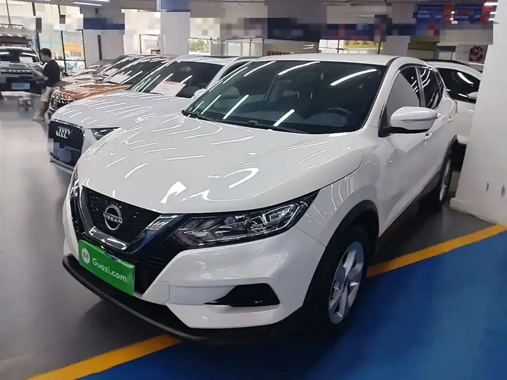 Nissan Qashqai — фото 1