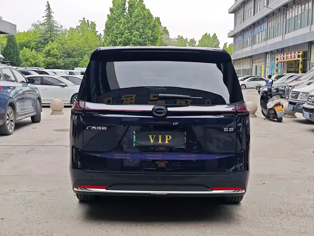 GAC Motor E8 Hybrid — фото 3