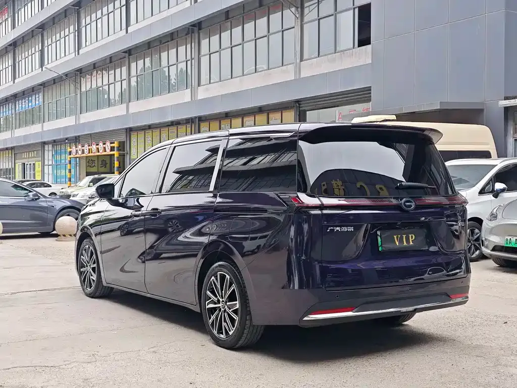 GAC Motor E8 Hybrid — фото 7