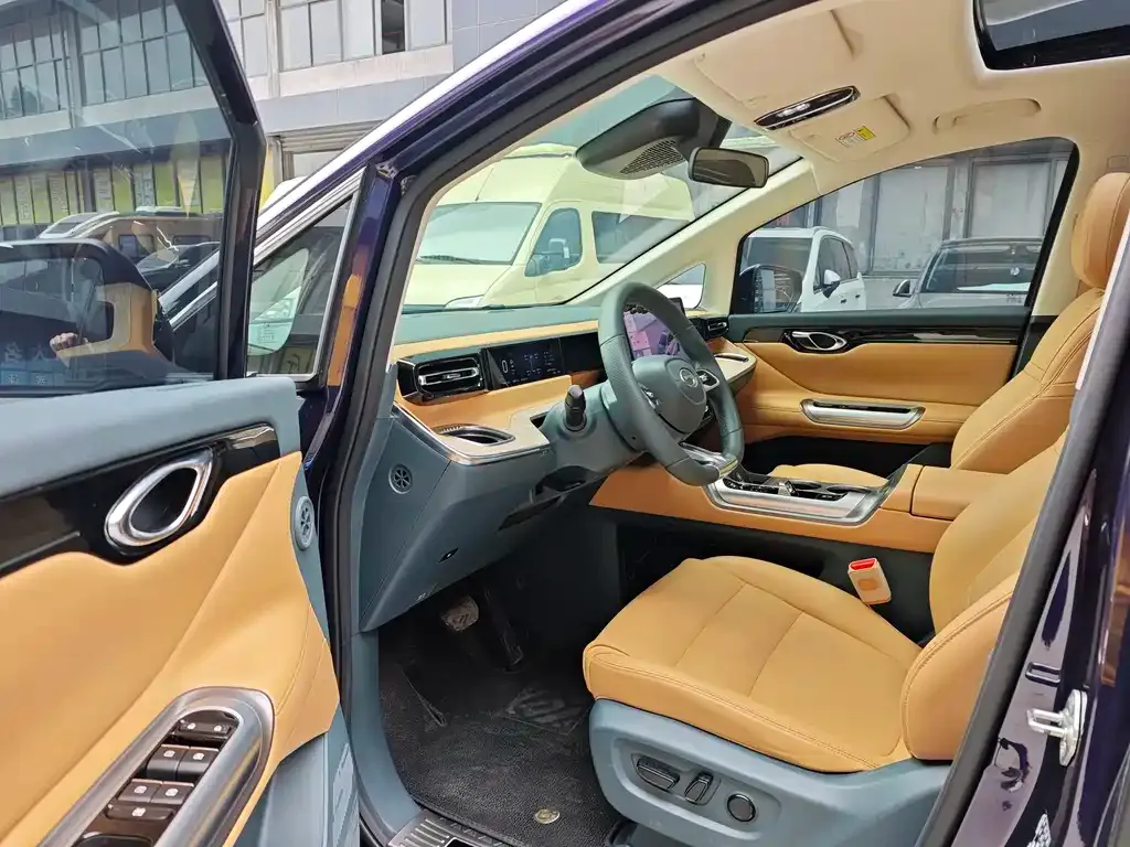 GAC Motor E8 Hybrid — фото 2