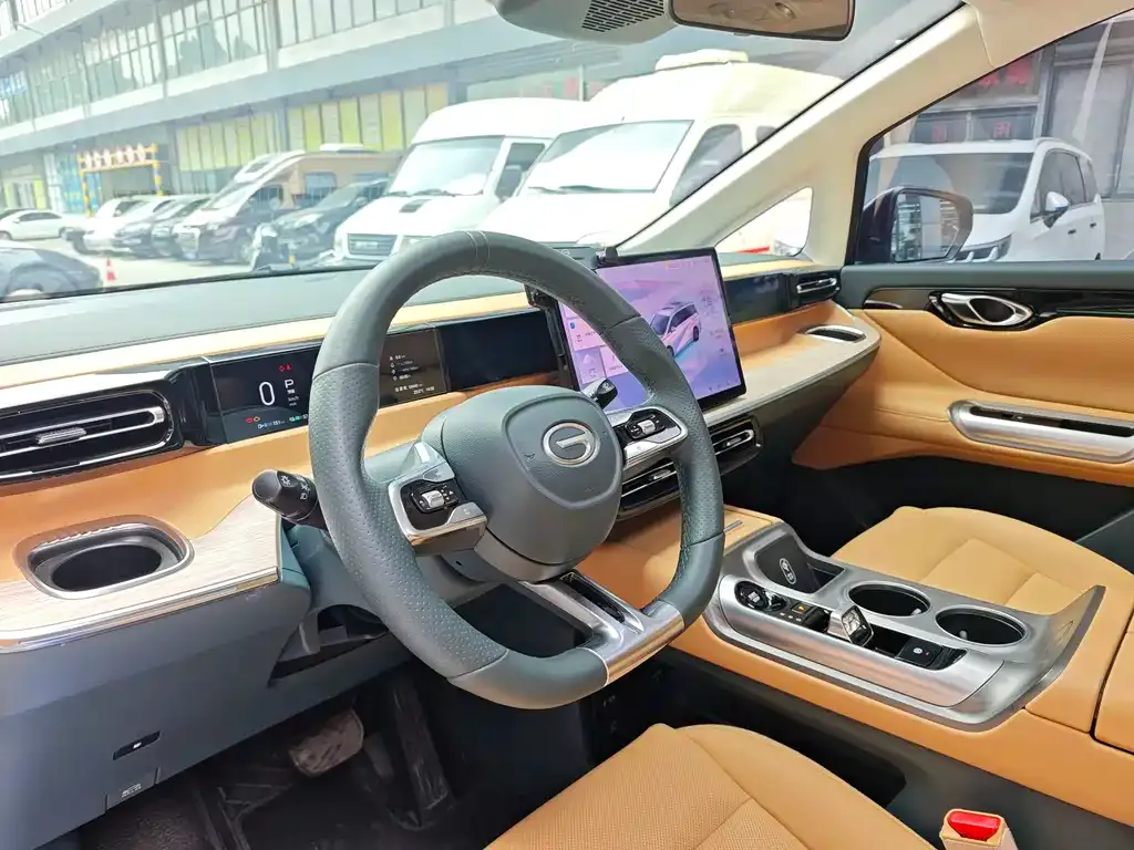 GAC Motor E8 Hybrid — фото 4