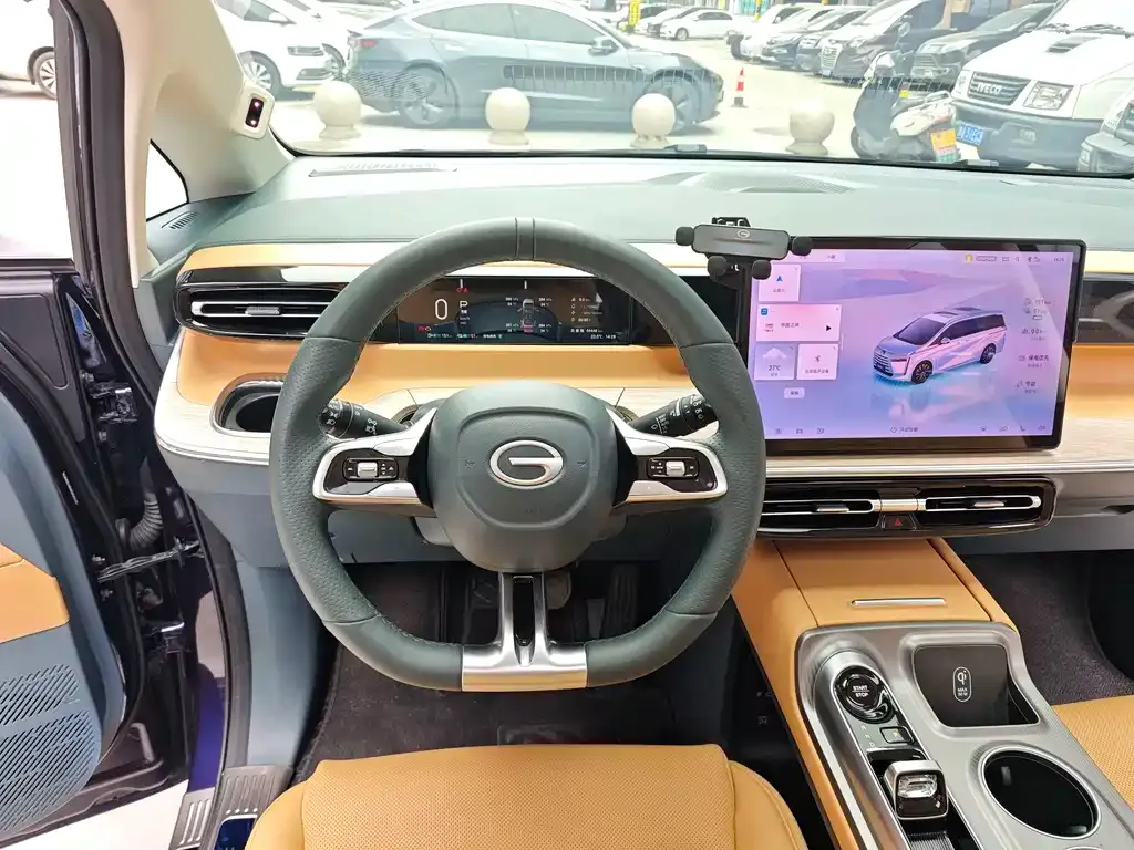 GAC Motor E8 Hybrid — фото 10
