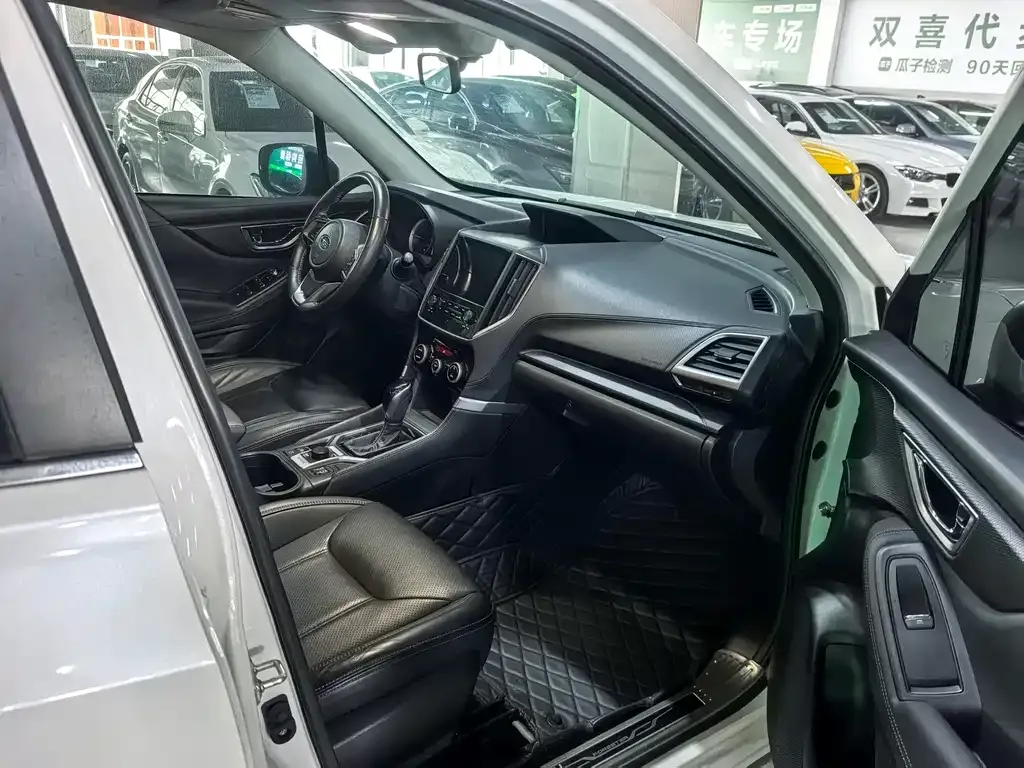 Subaru Forester — фото 10