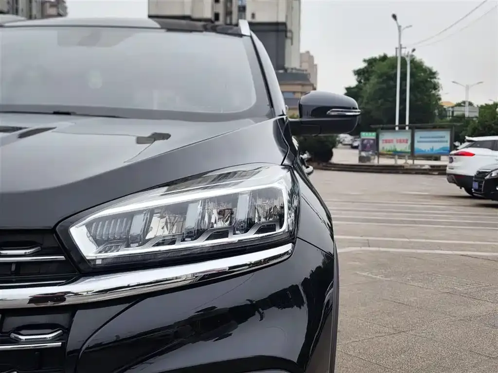 Chery Tiggo 8 — фото 10