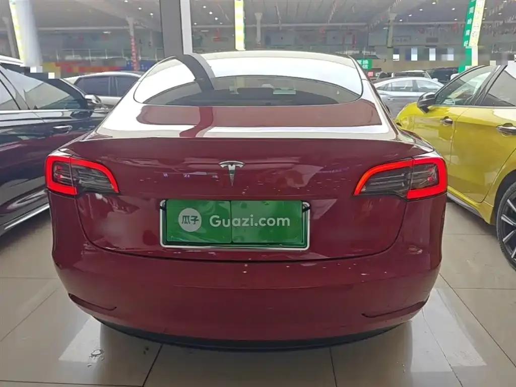 Tesla Model 3 — фото 10