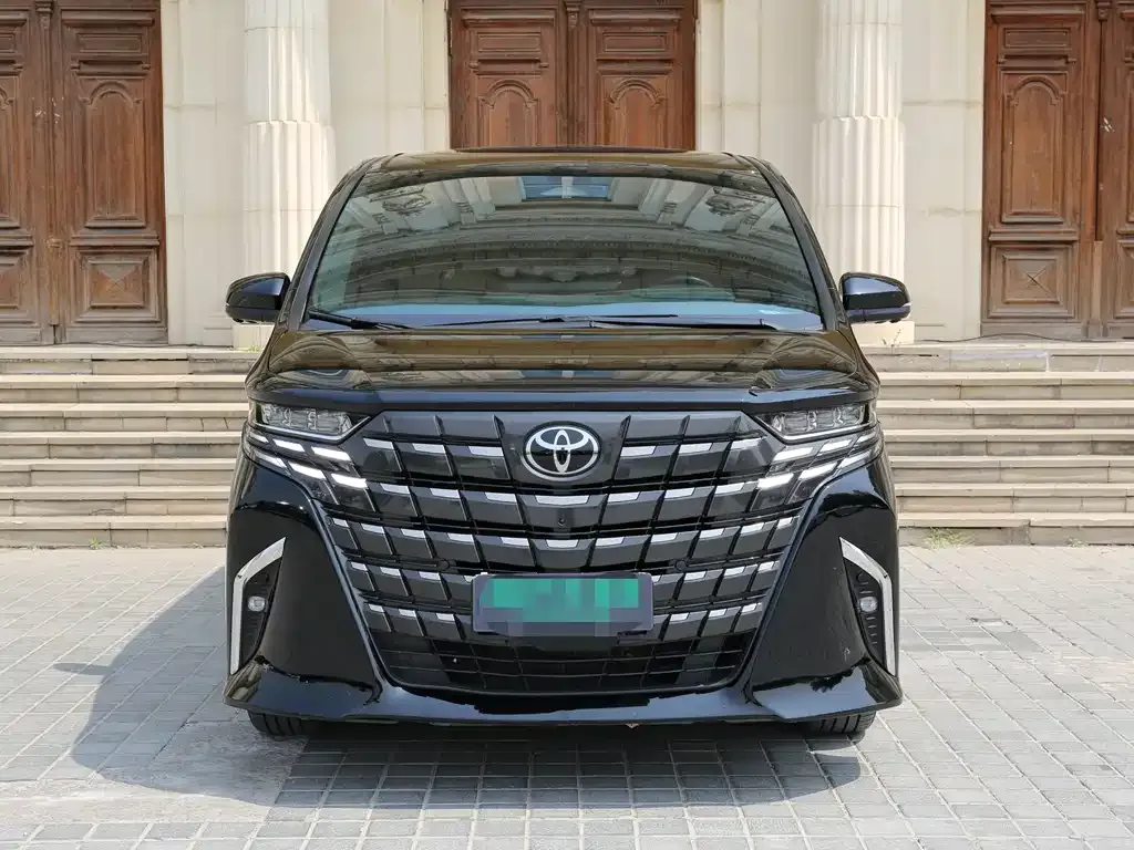 Toyota Alphard — фото 5