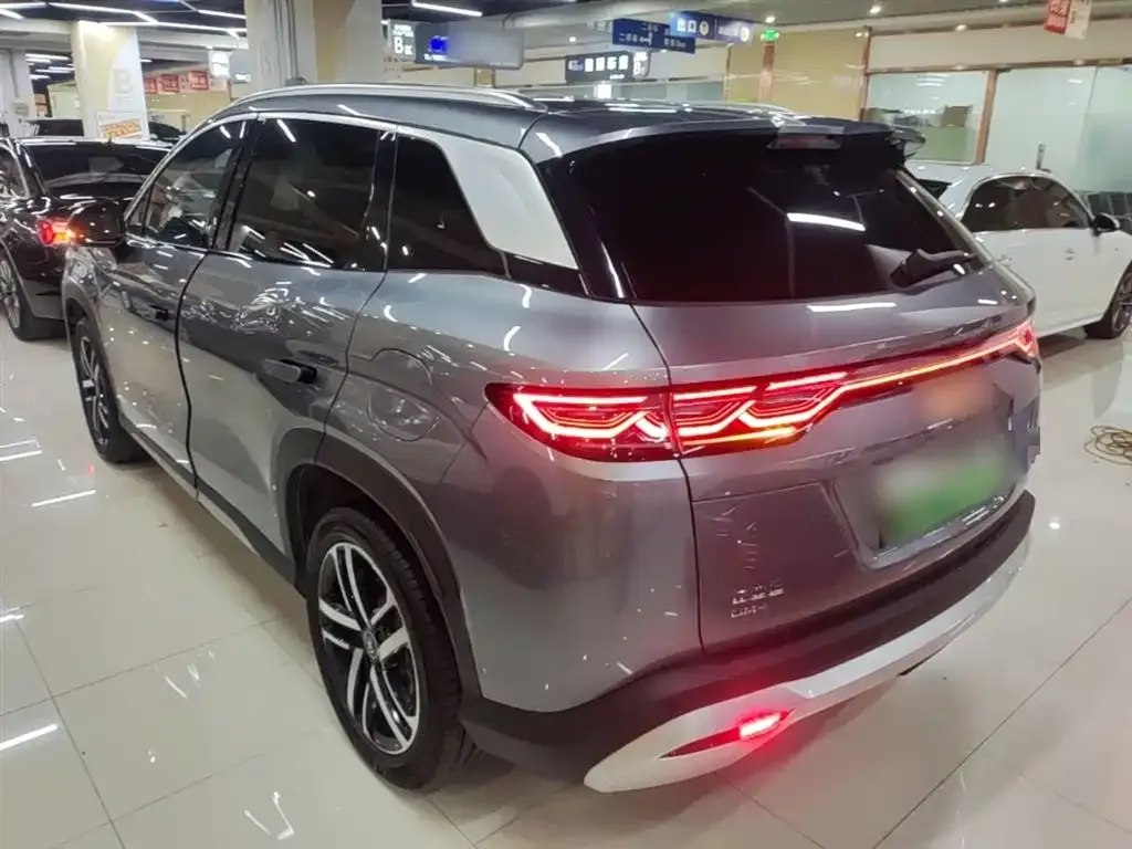 BYD L DM-i — фото 7