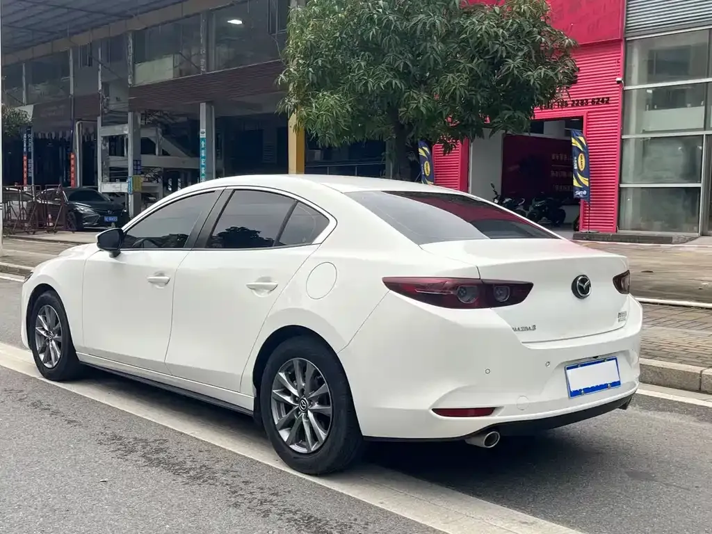 Mazda 3 Axela — фото 4