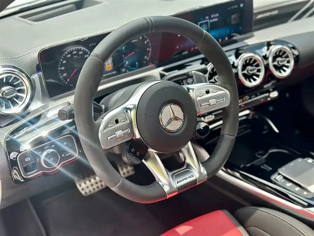 Mercedes-Benz CLA AMG — фото 3
