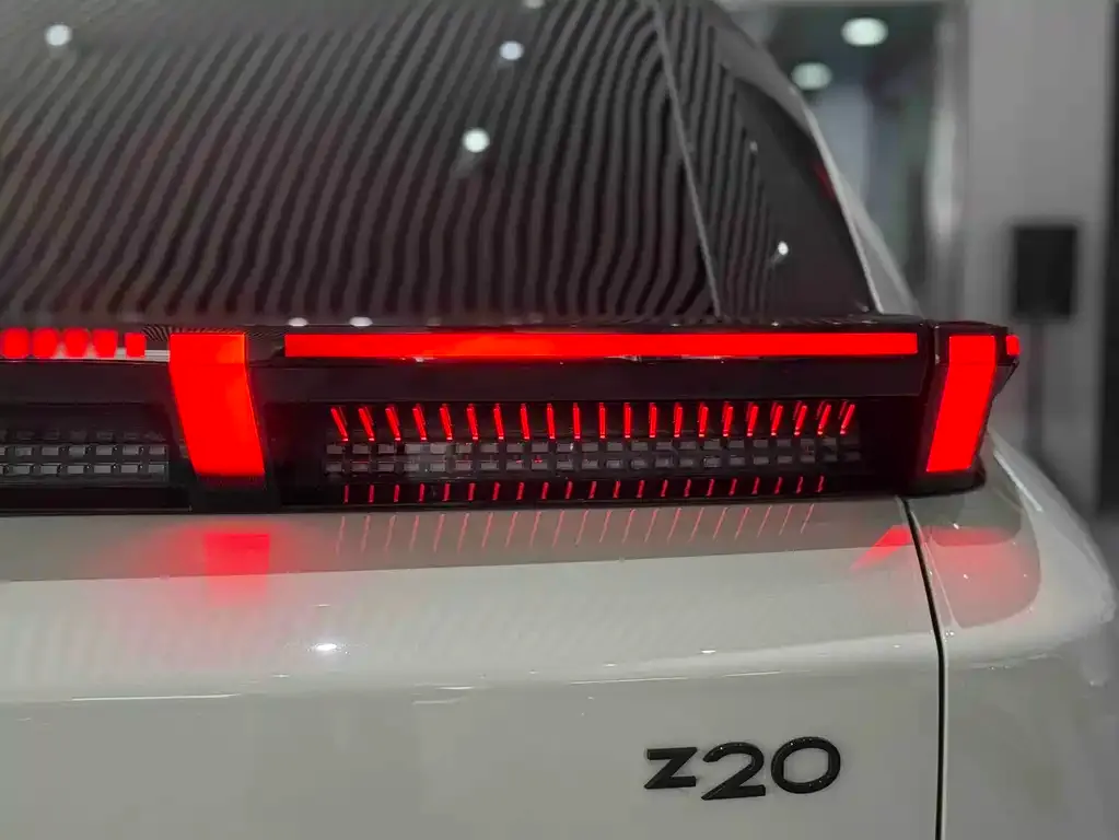 Lynk & Co Z20 — фото 3