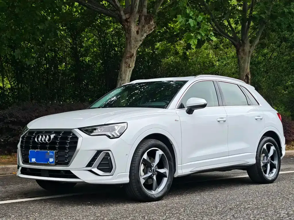 Audi Q3 — фото 1