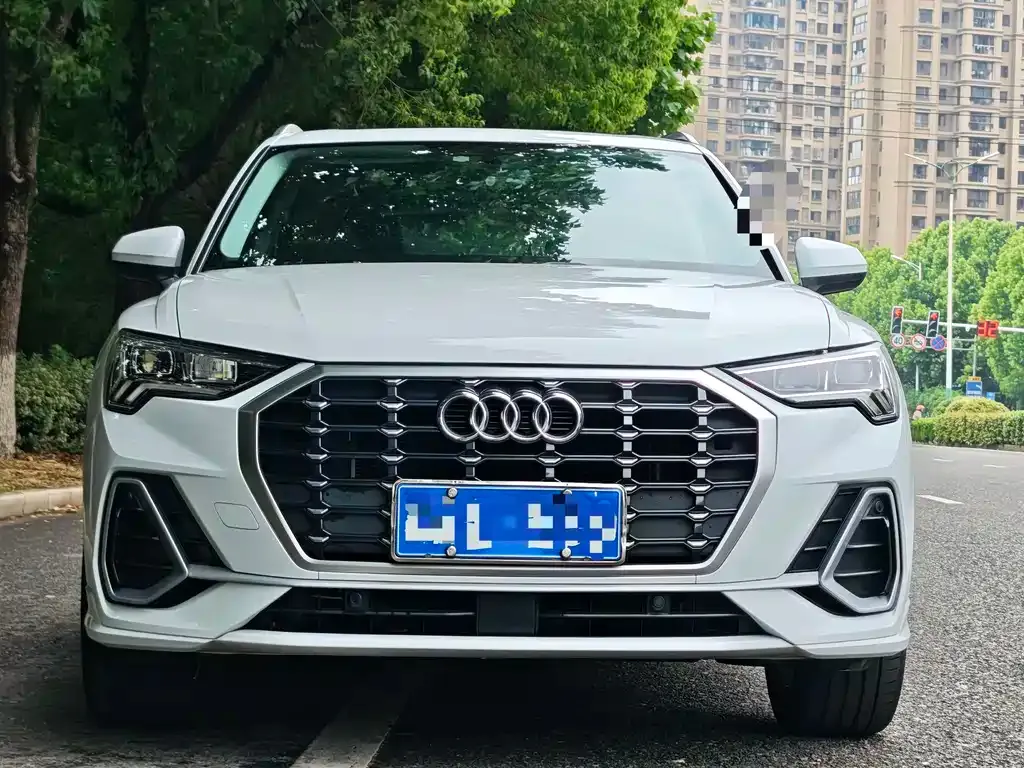 Audi Q3 — фото 10