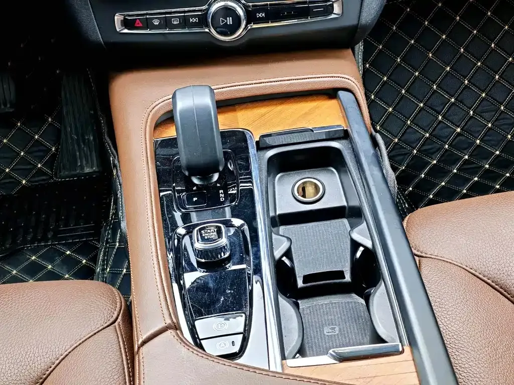 Volvo S90 — фото 10