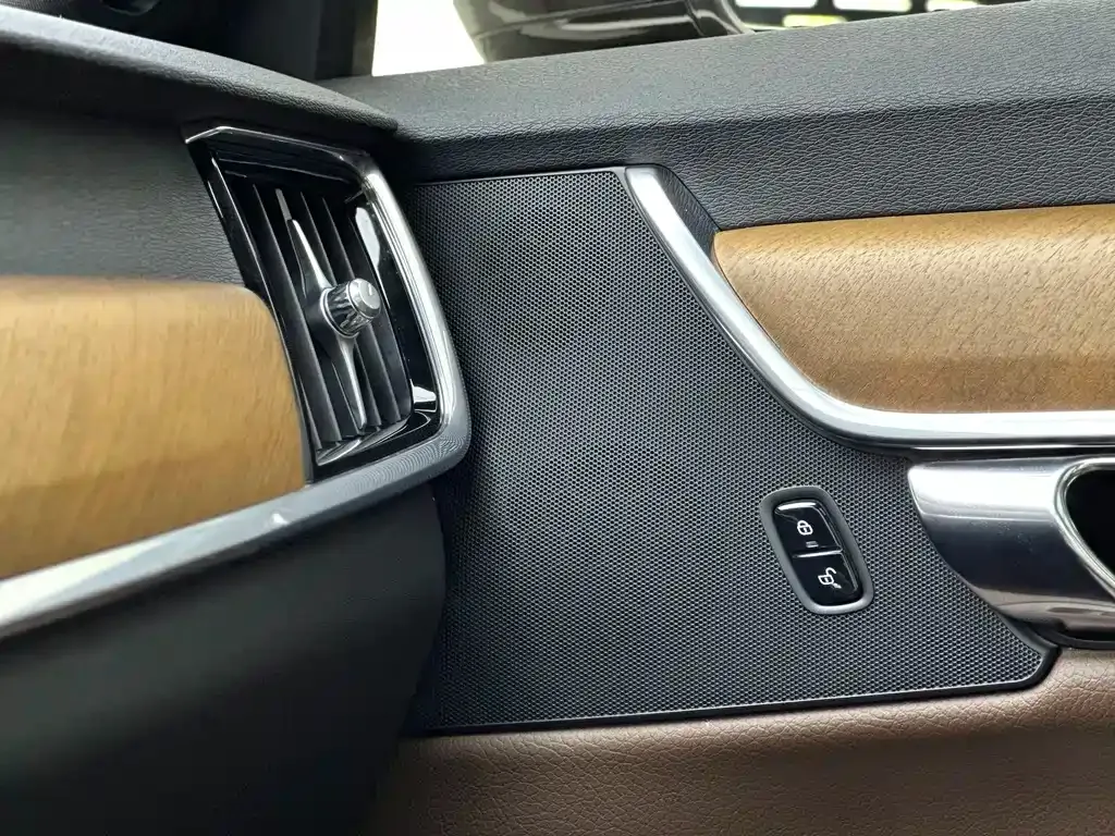 Volvo S90 — фото 10