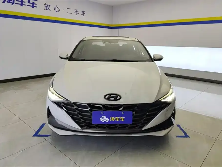 Hyundai Elantra — фото 5