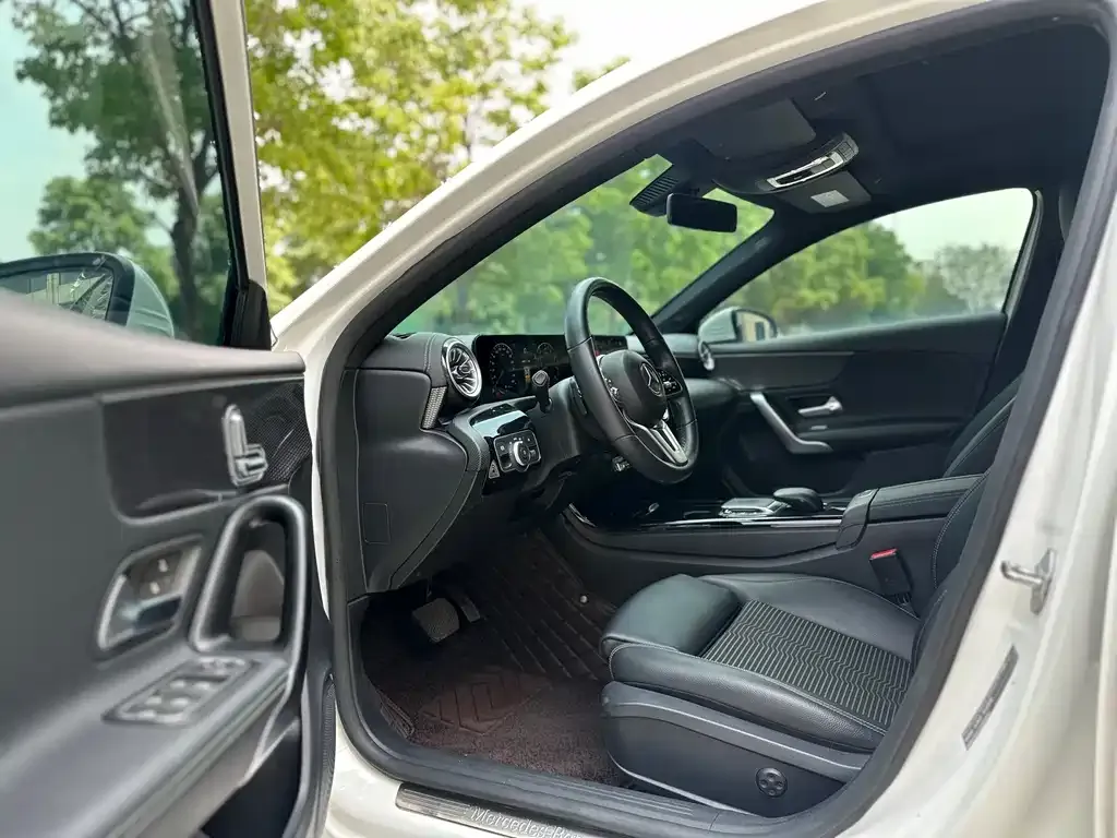 Mercedes-Benz A-Class (Import) — фото 7