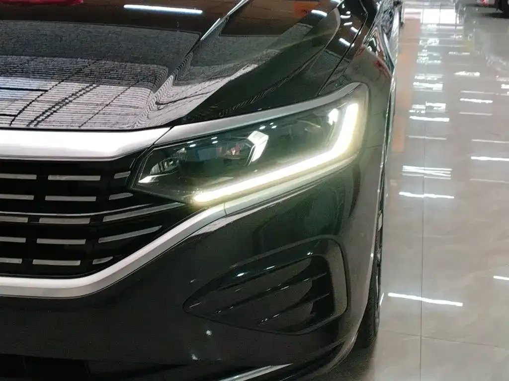Volkswagen Passat — фото 2