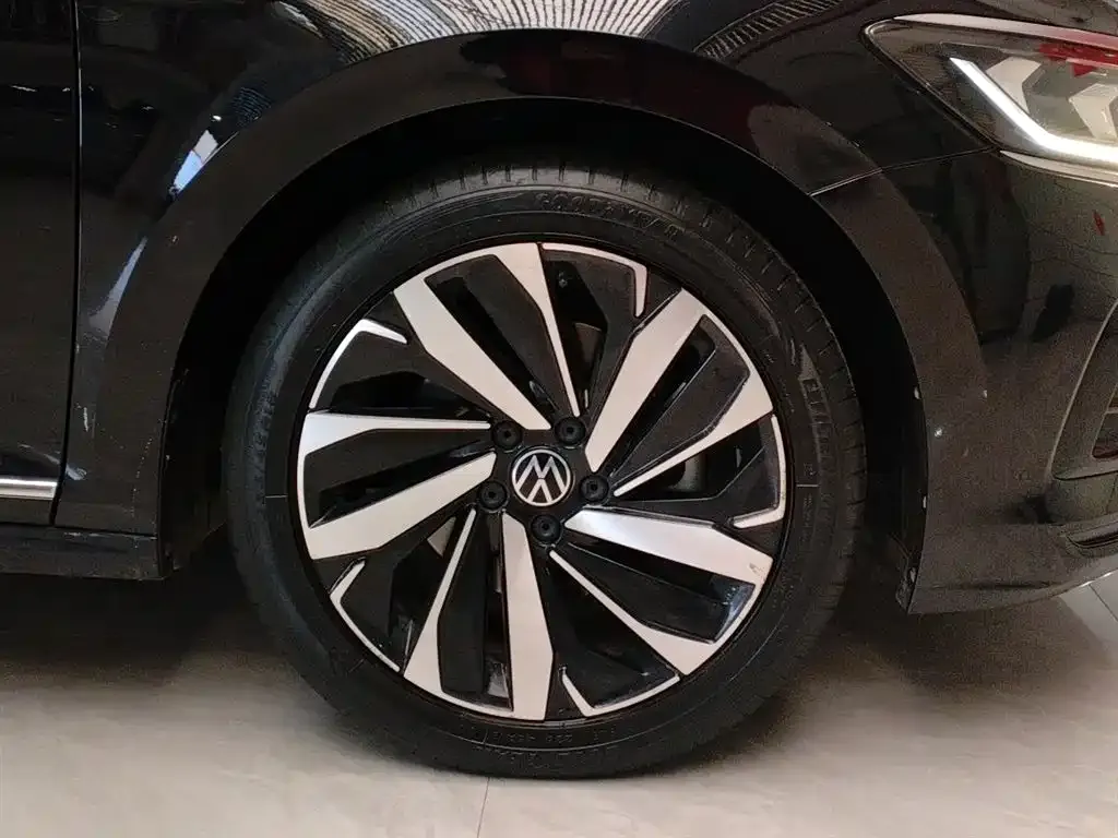 Volkswagen Passat — фото 10