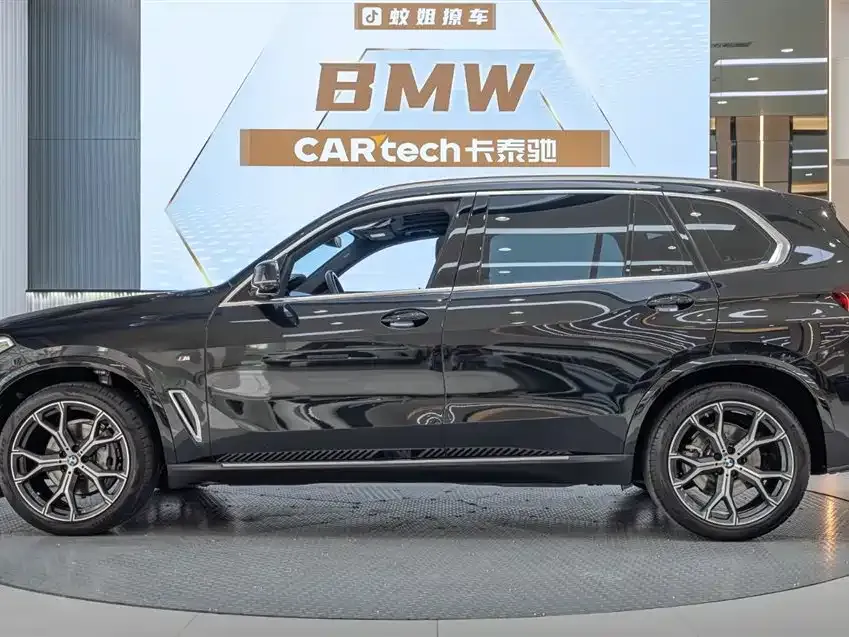 BMW X5 — фото 8