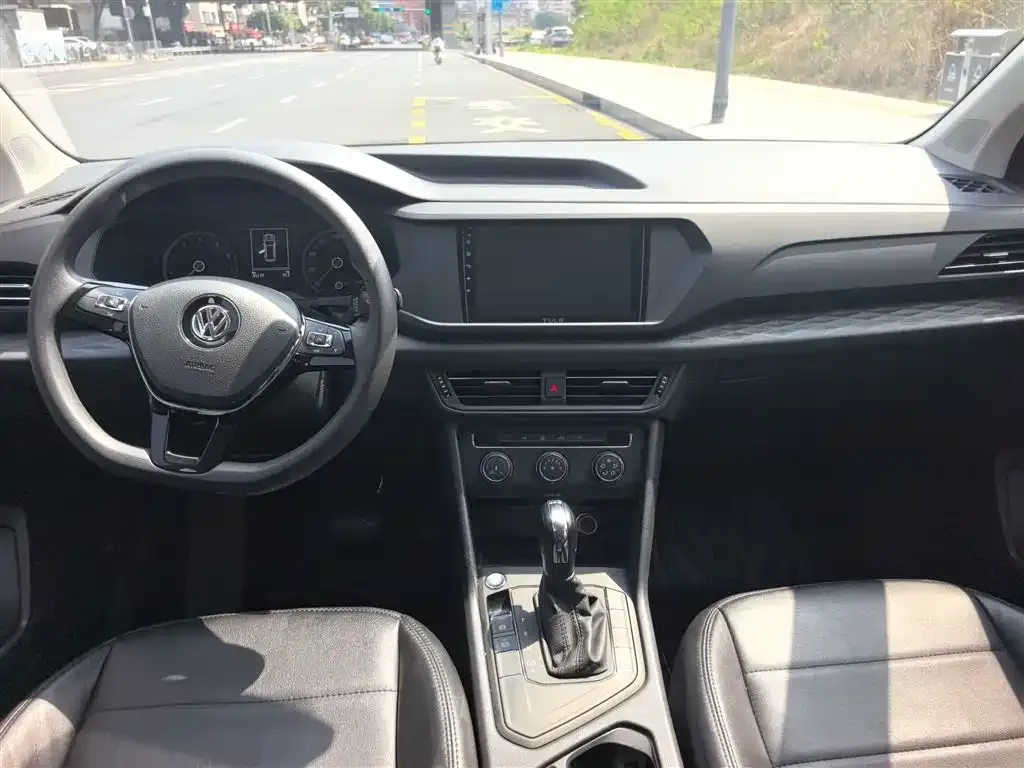 Volkswagen Tharu — фото 4