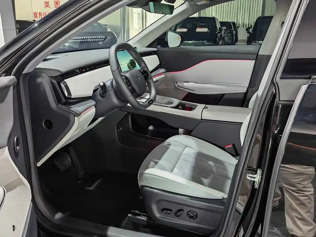 VOYAH Zhiyin — фото 4