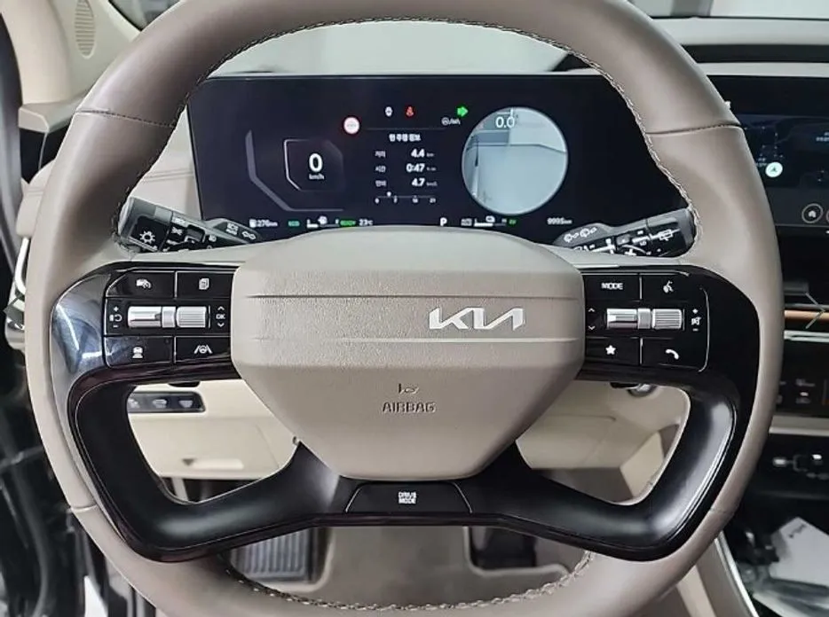Kia Carnival — фото 8
