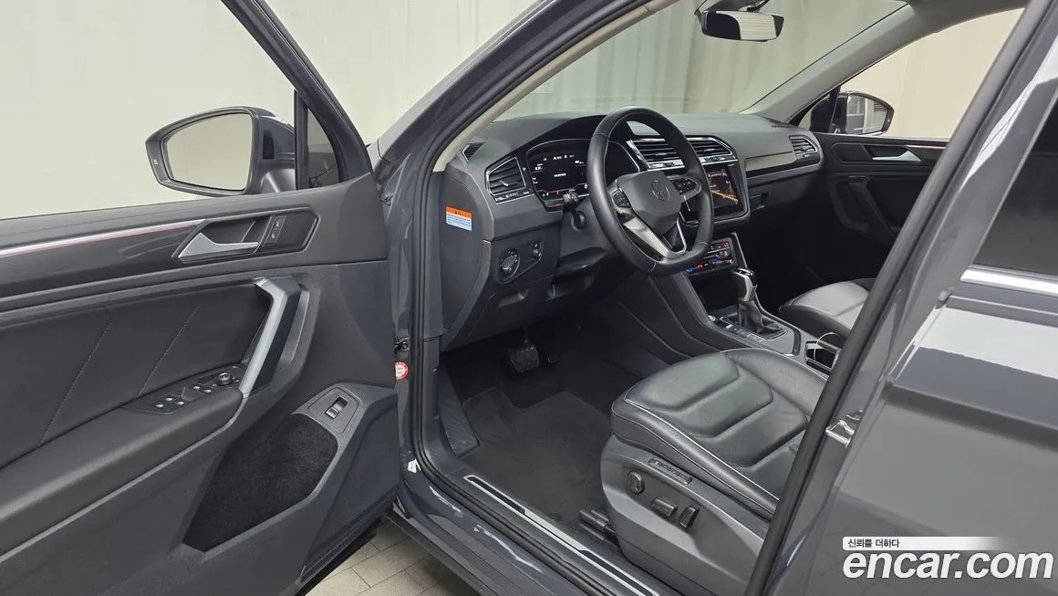 Volkswagen Tiguan — фото 7