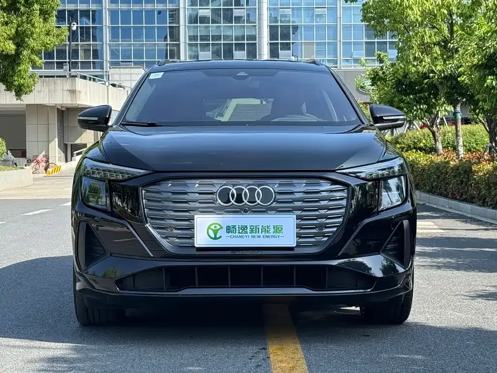 Audi Q5 e-tron — фото 7