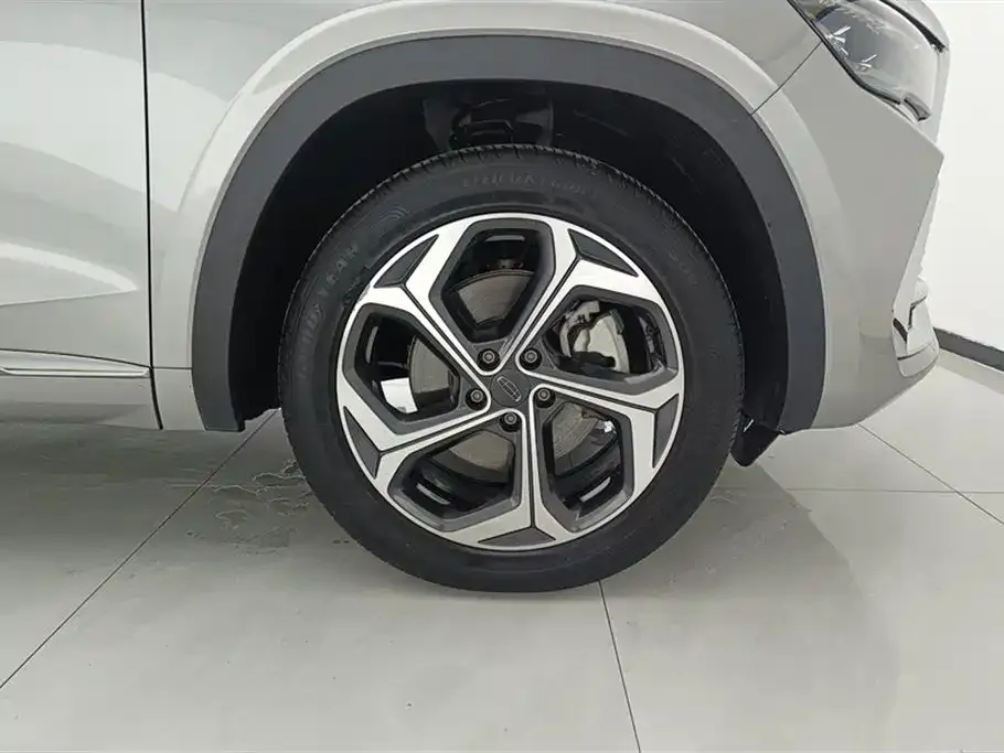 Geely Xingyue L — фото 10