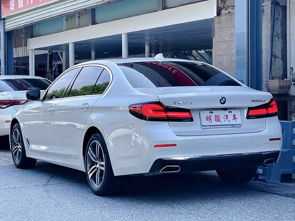 BMW 5 Series — фото 10